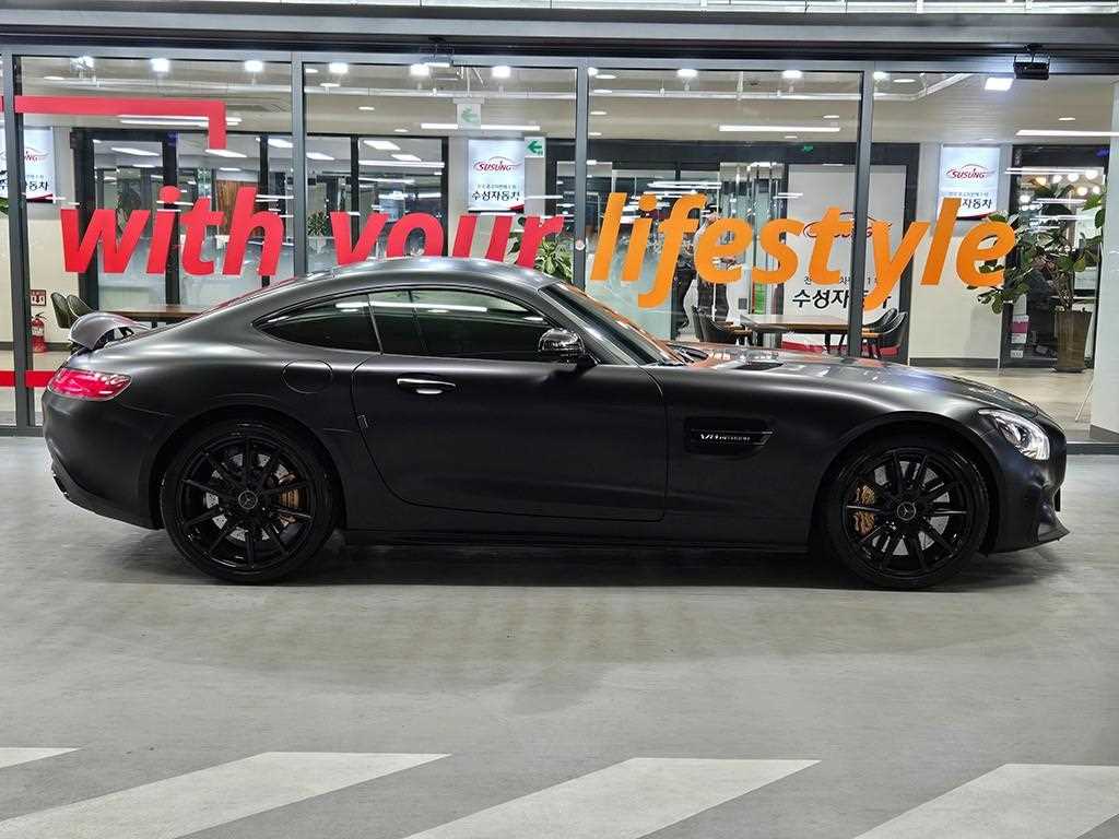 Mercedes Benz AMG GT - Vista 4