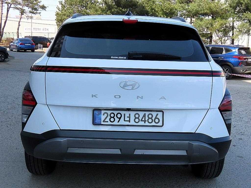 HYUNDAI Kona - Vista 4