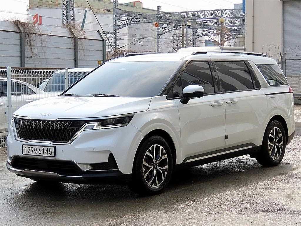 KIA Carnival - Vista 2