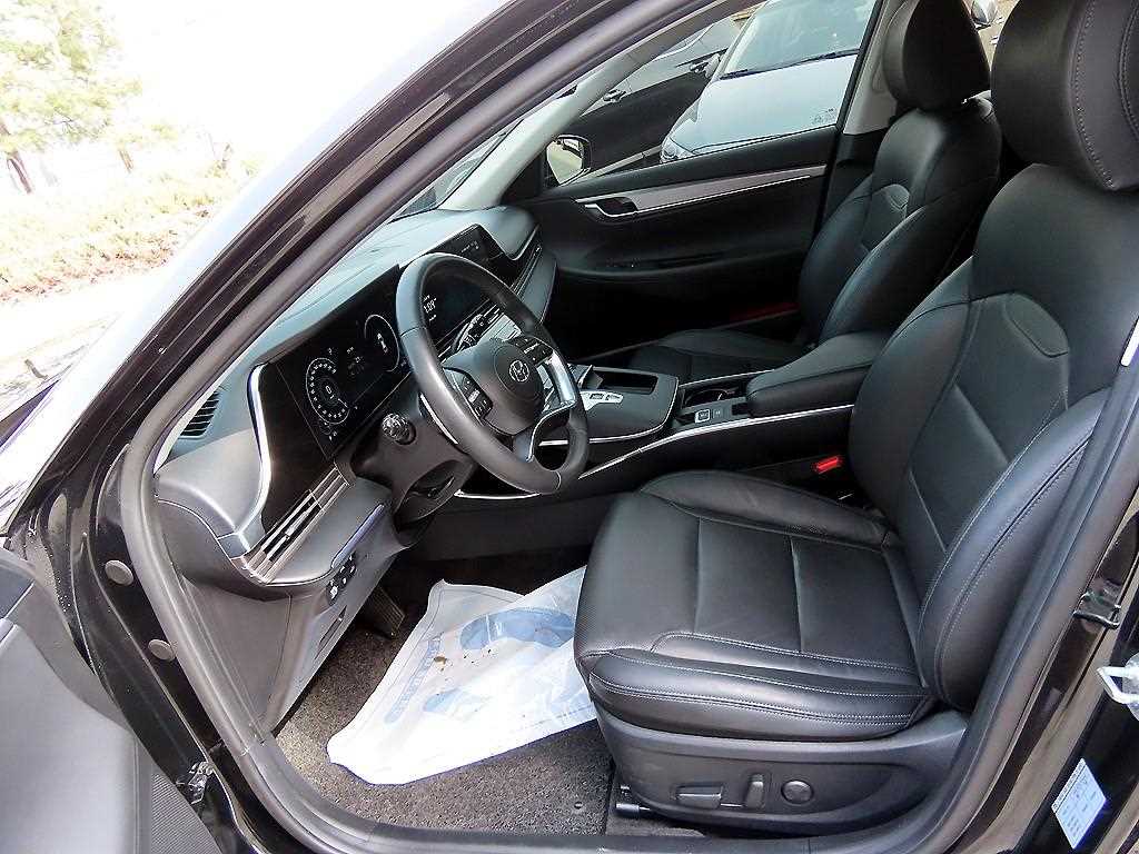 HYUNDAI Grandeur - Vista 5