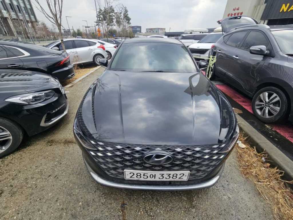 HYUNDAI Grandeur - Vista 2