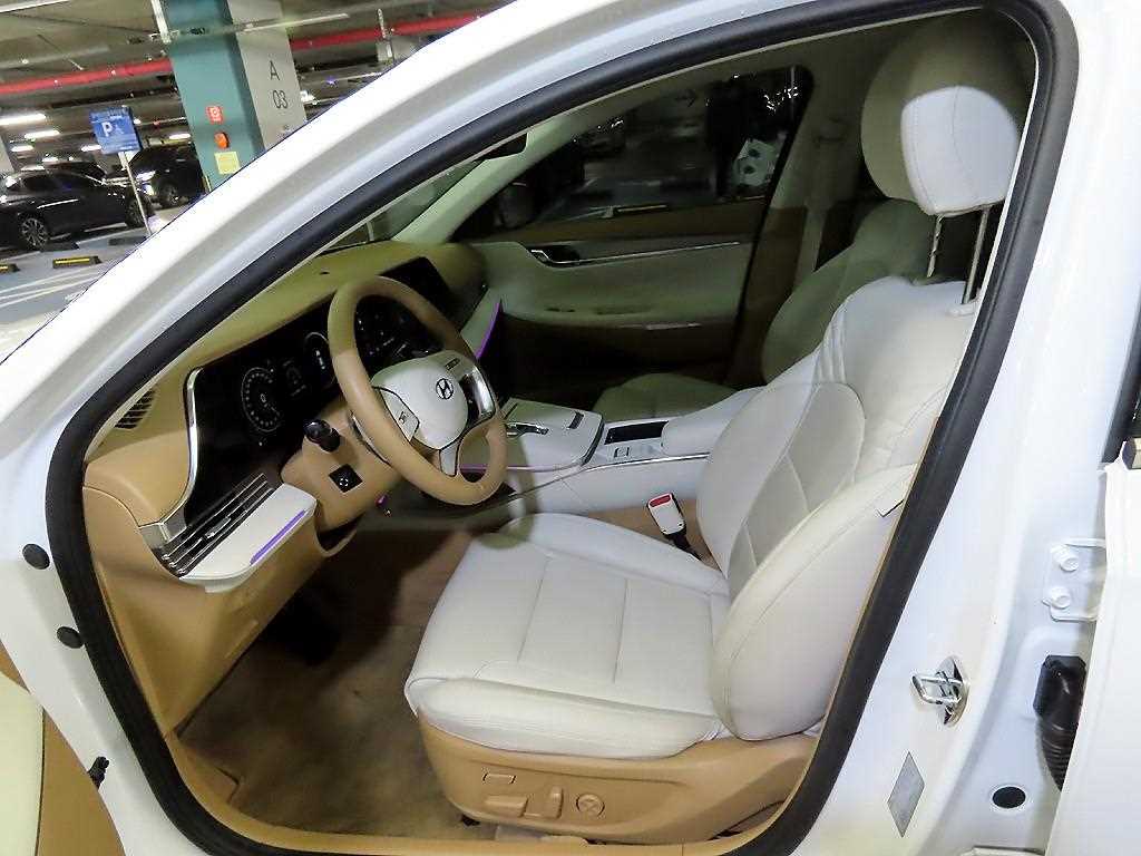 HYUNDAI Grandeur - Vista 6