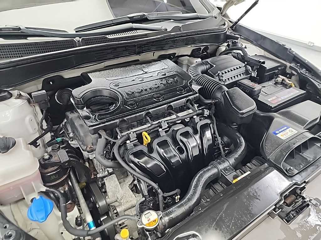 HYUNDAI Sonata - Vista 5