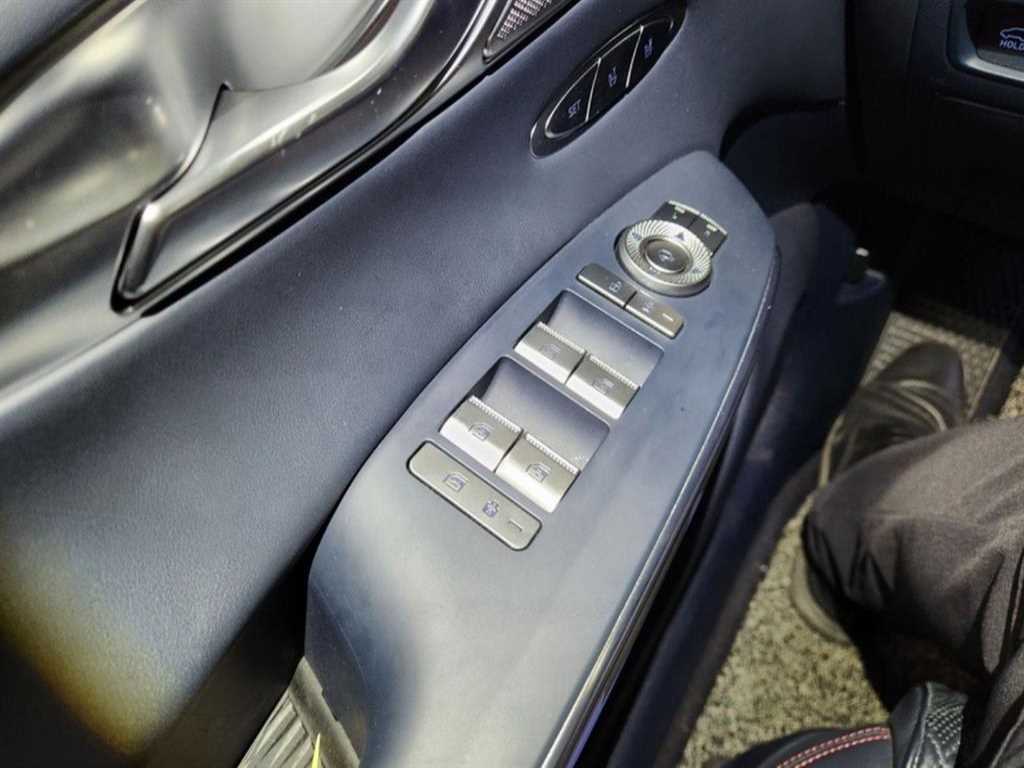 Genesis GV70 - Vista 12