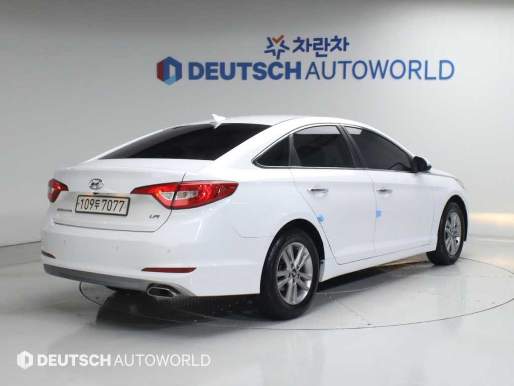 HYUNDAI Sonata - Vista 2