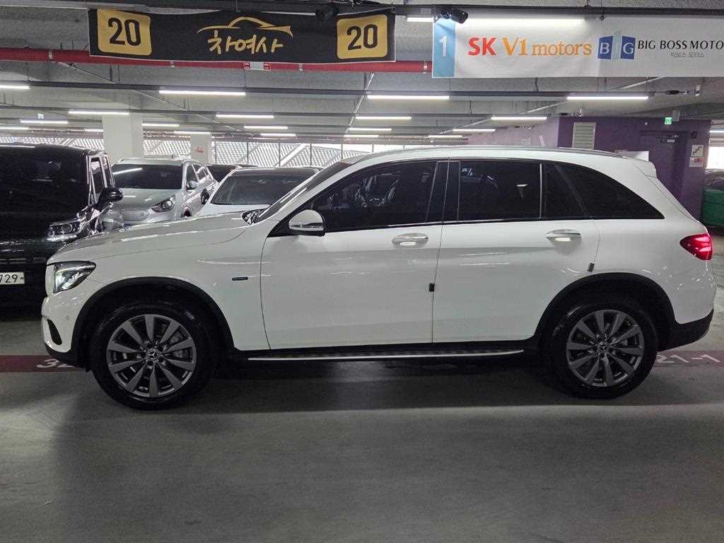 Mercedes Benz GLC Class - Vista 3