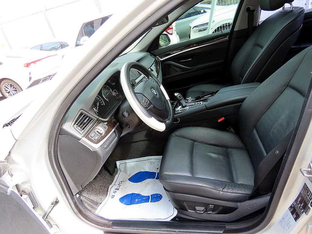 BMW 5 Series - Vista 5