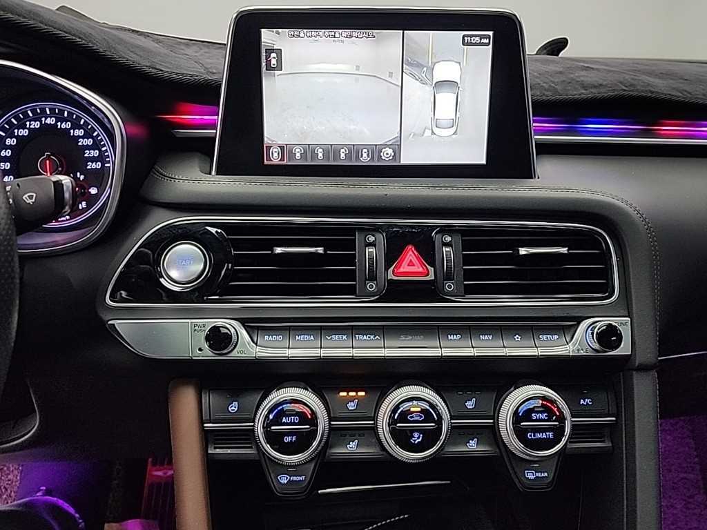 Genesis G70 - Vista 10