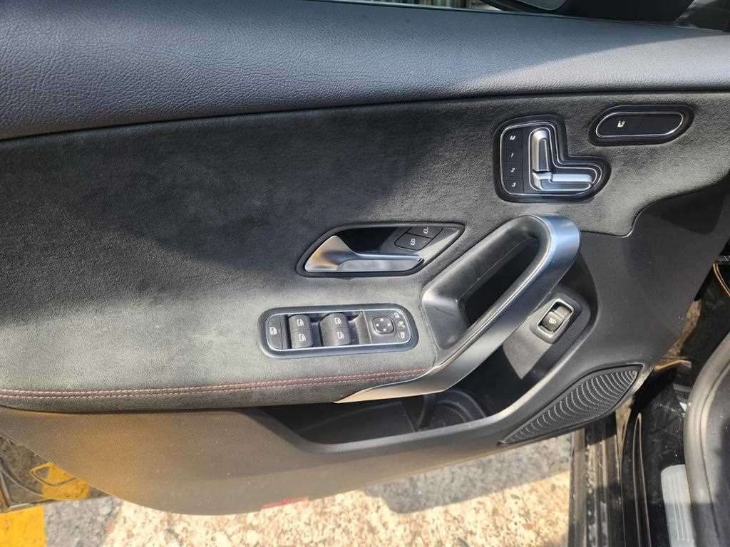 Mercedes Benz A Class - Vista 4