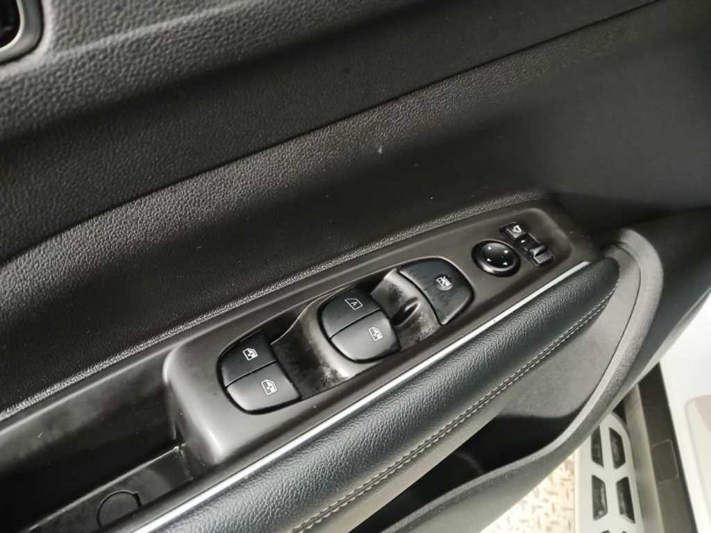 SAMSUNG QM6 - Vista 10