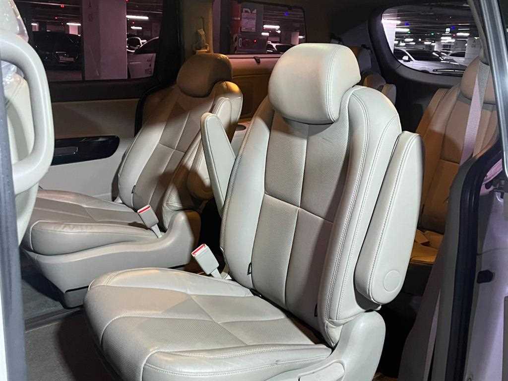 KIA Carnival 2016 Blanco - Importación desde Corea - HF Imports Iquique - Foto 13