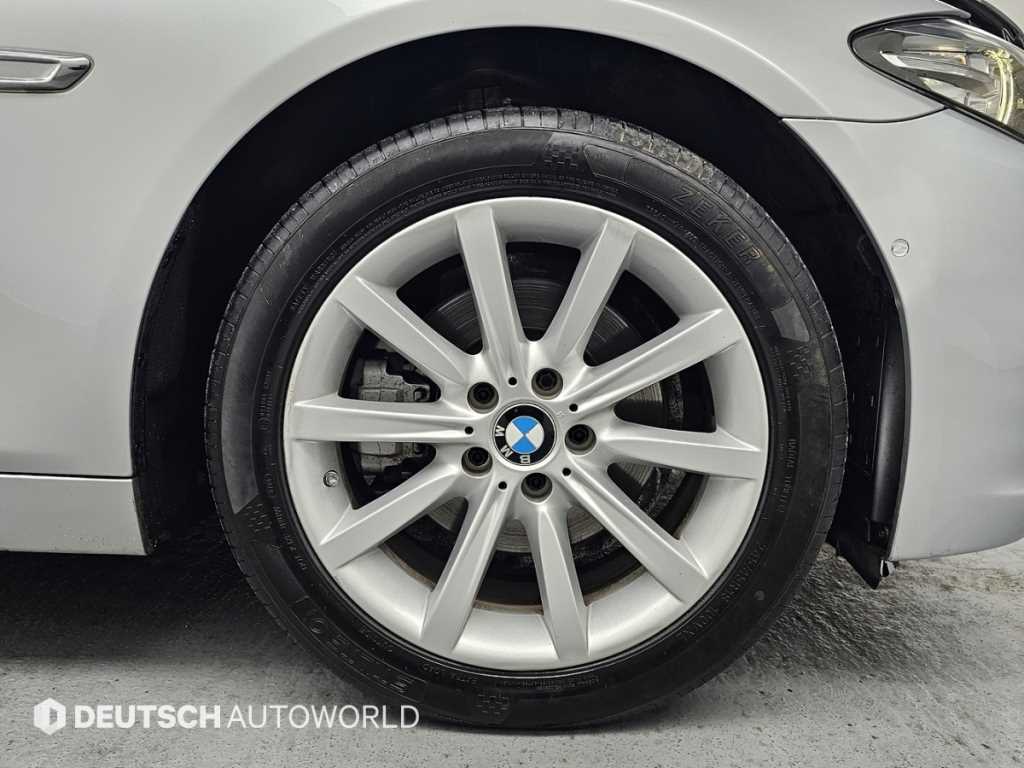 BMW 5 Series - Vista 5