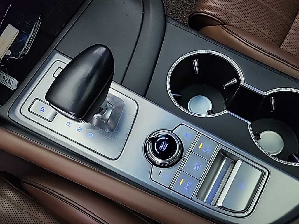 Genesis G70 - Vista 8