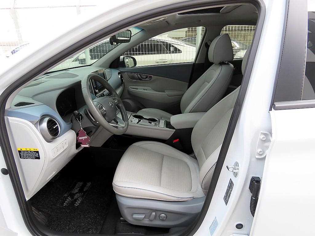 HYUNDAI Kona - Vista 5