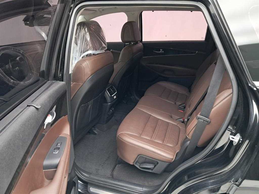 KIA Sorento - Vista 12