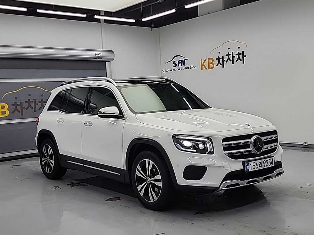 Mercedes Benz GLB Class - Vista 4