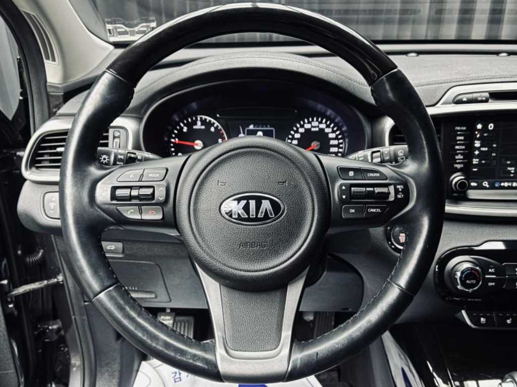 KIA Sorento - Vista 8