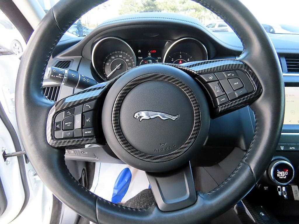 Jaguar E-PACE - Vista 8