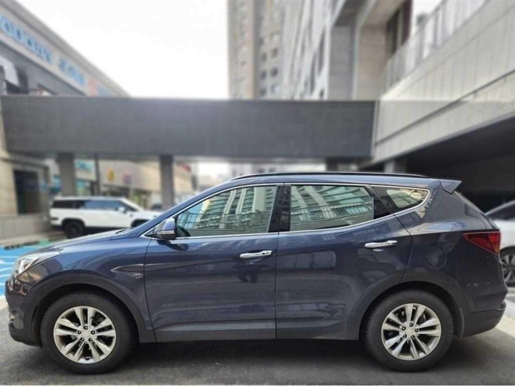 HYUNDAI Santa Fe - Vista 4