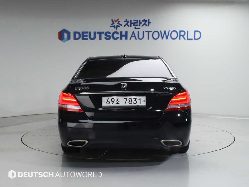 HYUNDAI Equus - Vista 4