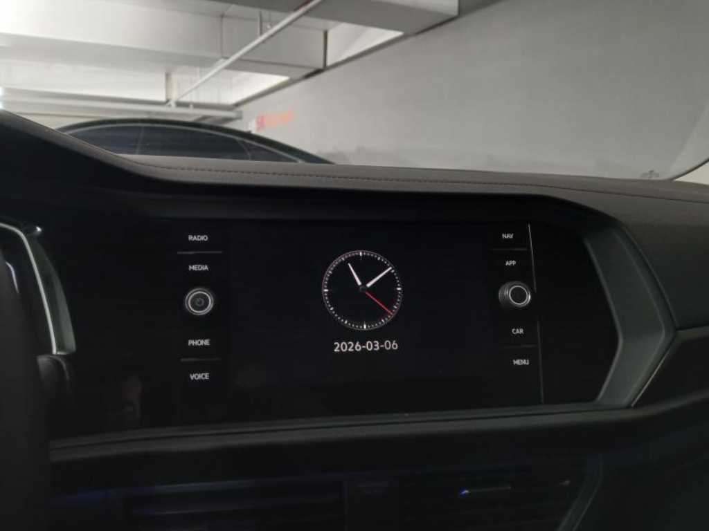 Volkswagen Jetta - Vista 11