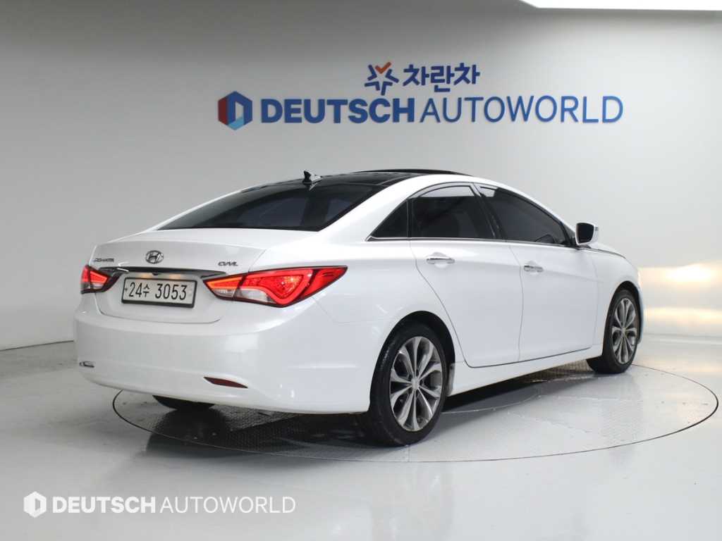 HYUNDAI Sonata - Vista 2