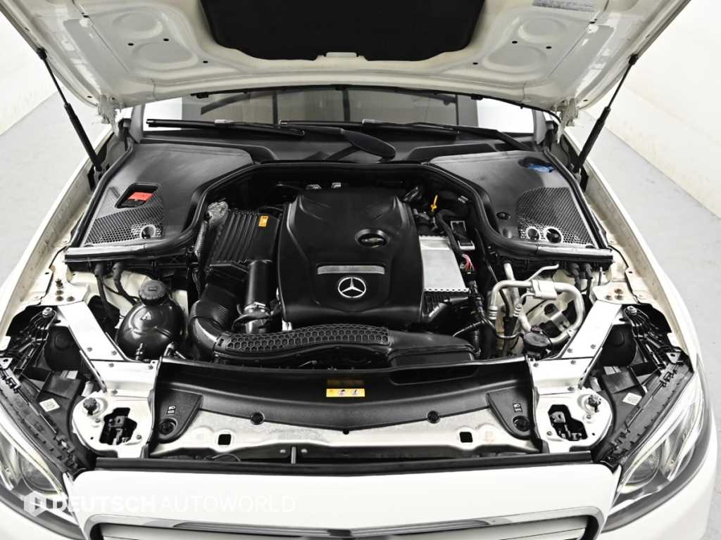 Mercedes Benz E class - Vista 6