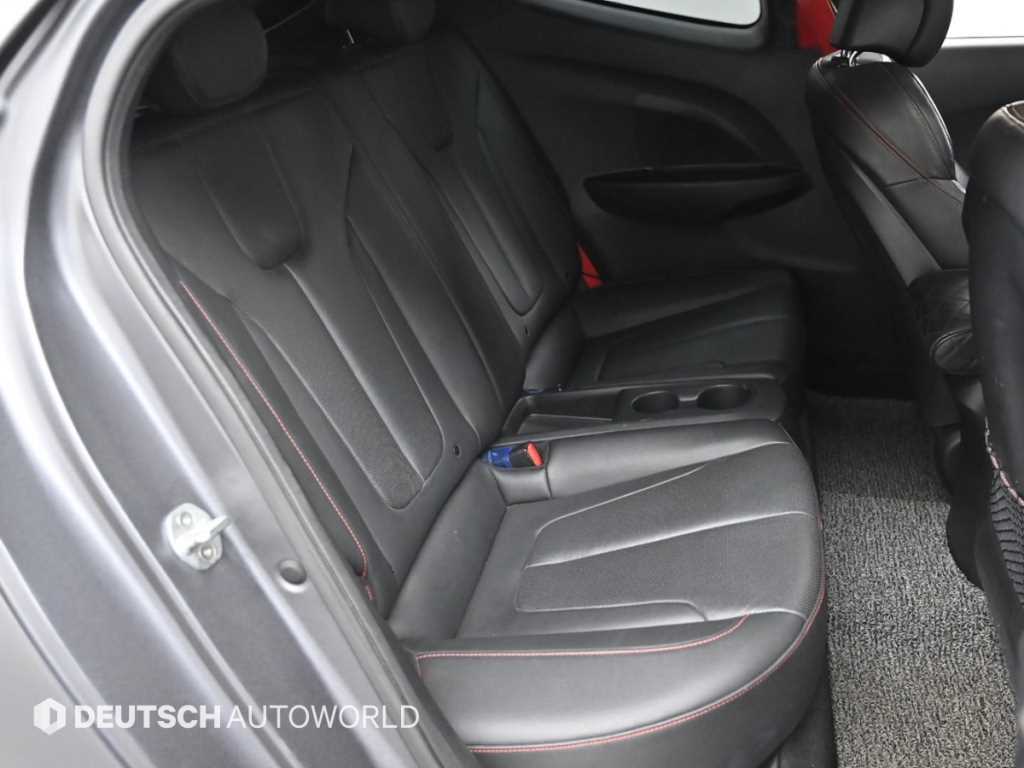 HYUNDAI Veloster - Vista 12