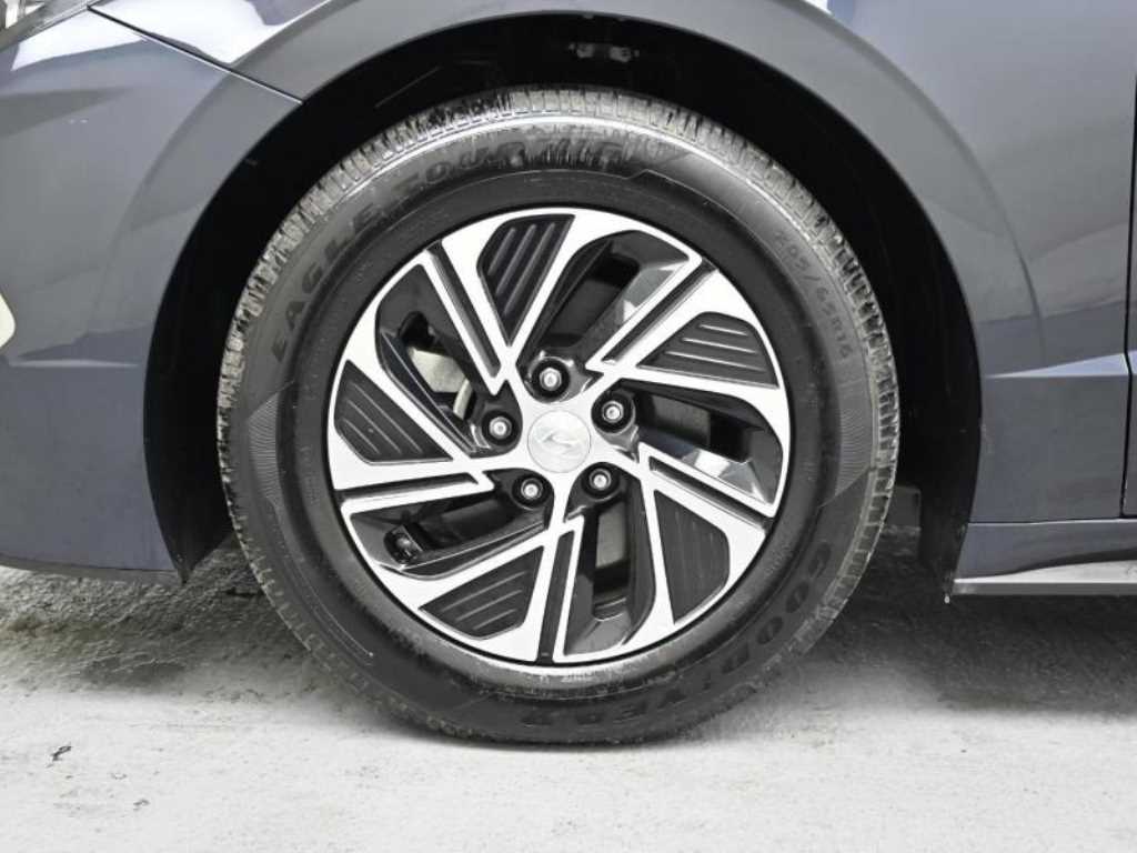 HYUNDAI Sonata - Vista 5