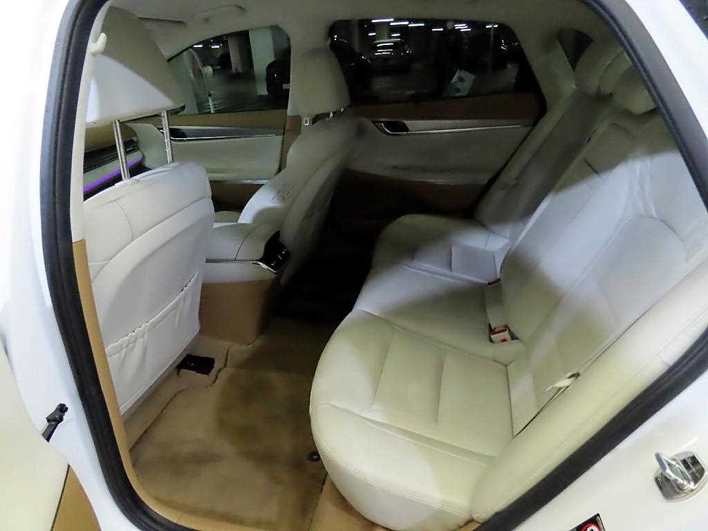 HYUNDAI Grandeur - Vista 7