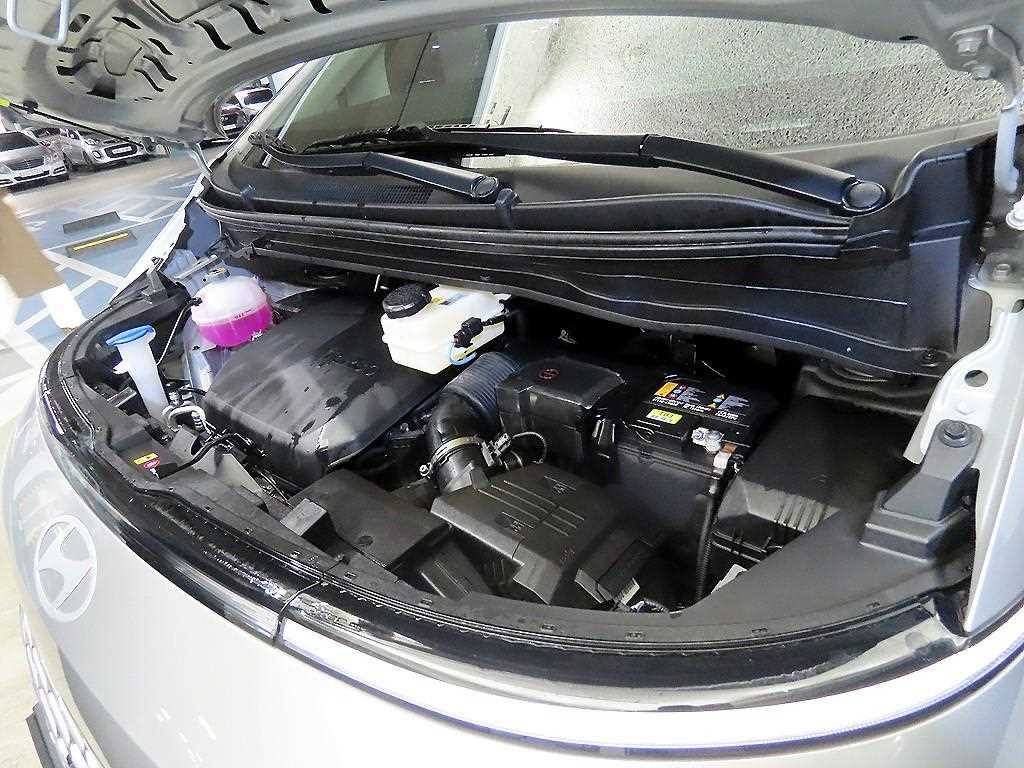 HYUNDAI Staria 2025 Gris - Importación desde Corea - HF Imports Iquique - Foto 19