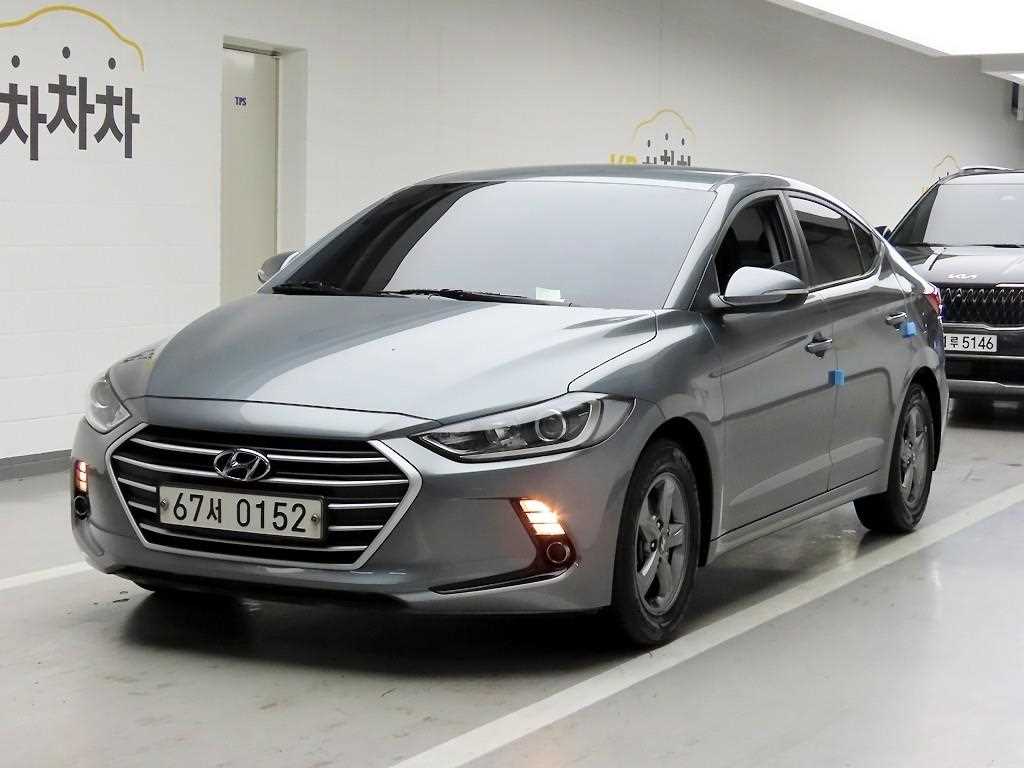 HYUNDAI Avante - Vista 2