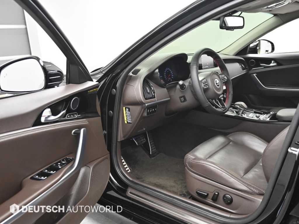 KIA Stinger - Vista 11