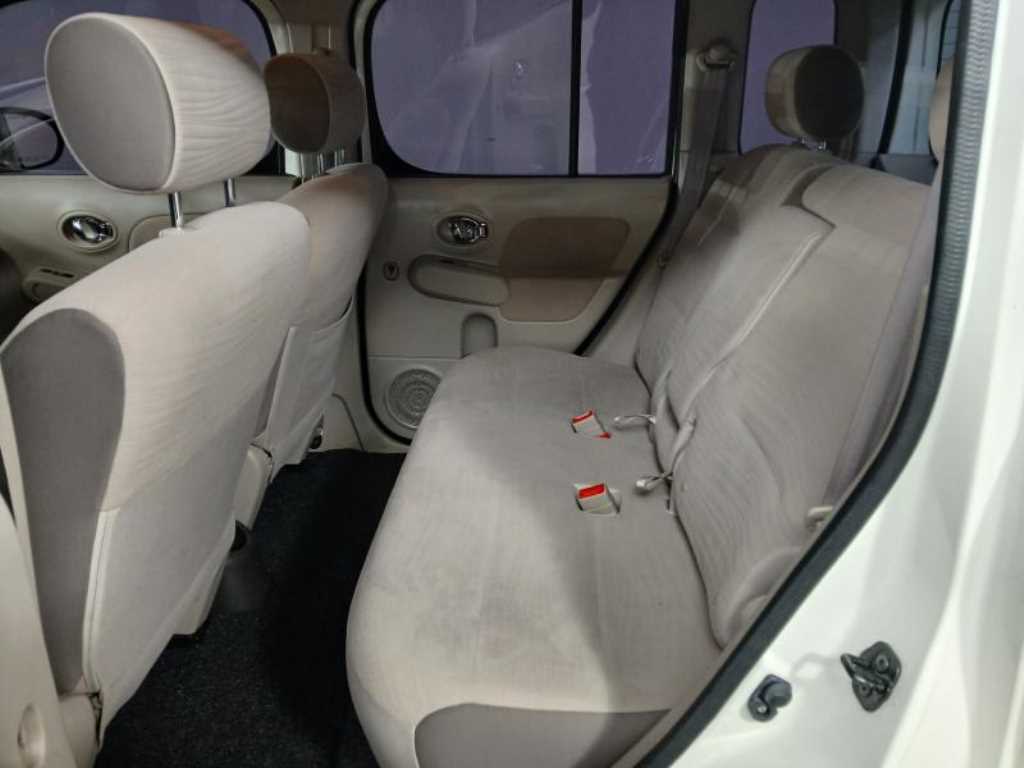 Nissan Cube - Vista 7