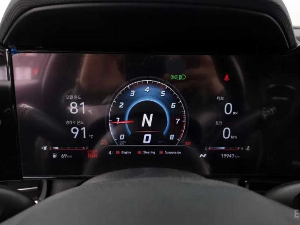 HYUNDAI Avante - Vista 8