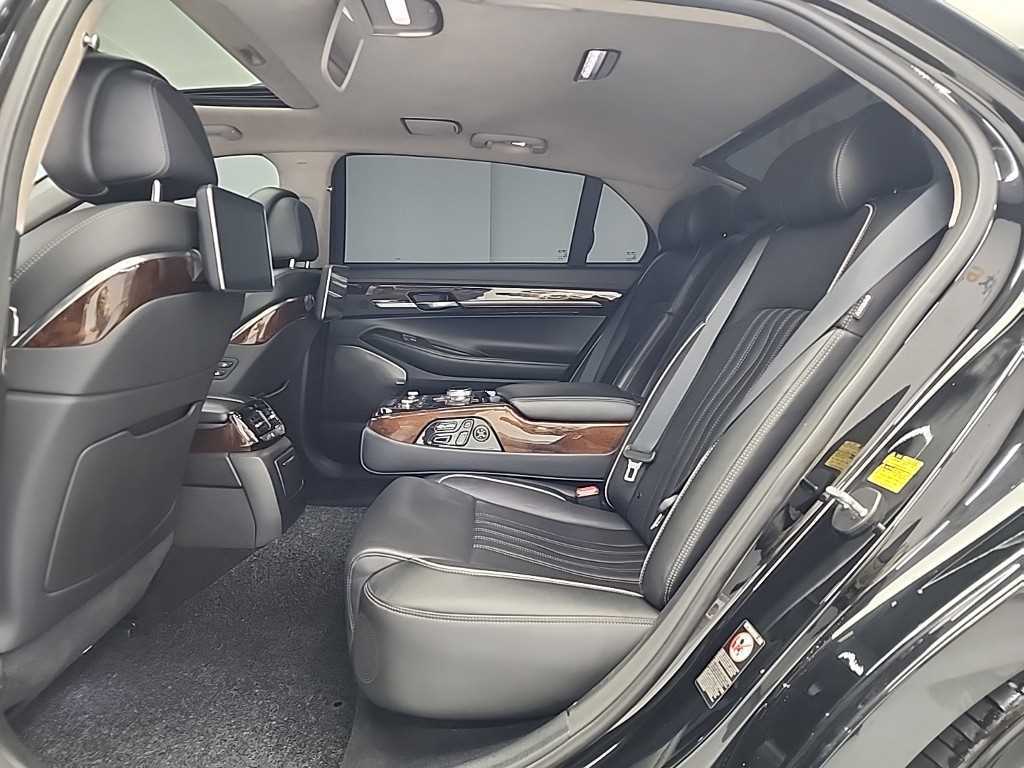 Genesis EQ900 - Vista 12