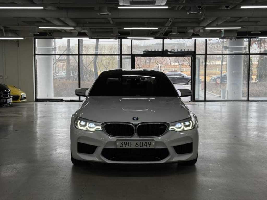 BMW 5 Series - Vista 5