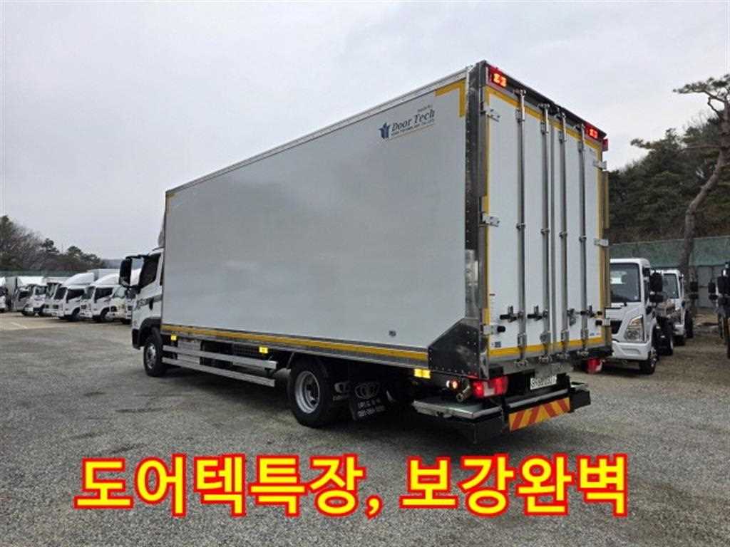 medium and large cargo truck - Vista 4