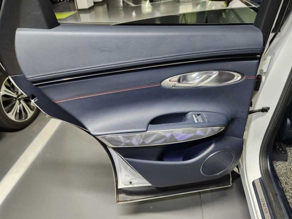 Genesis GV70 2024 Blanco - Importación desde Corea - HF Imports Iquique - Foto 17