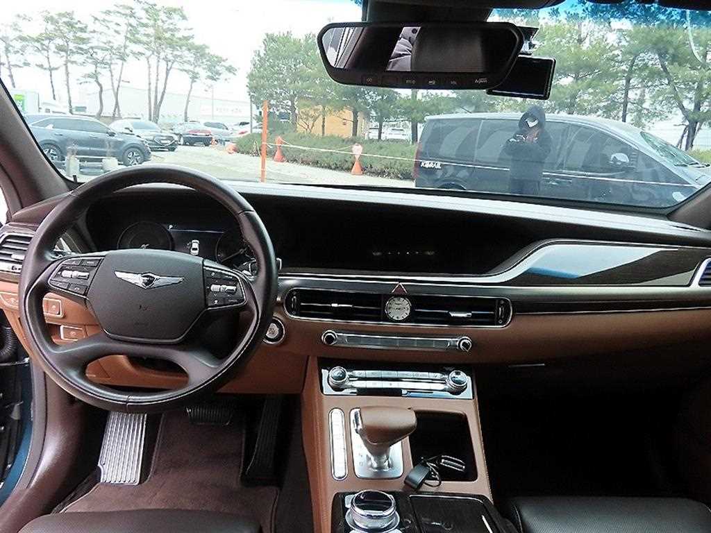 Genesis G90 - Vista 7