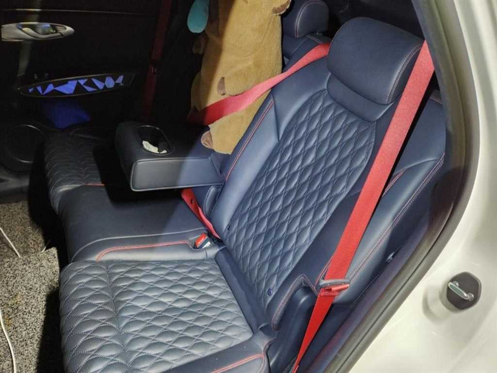 Genesis GV70 - Vista 7