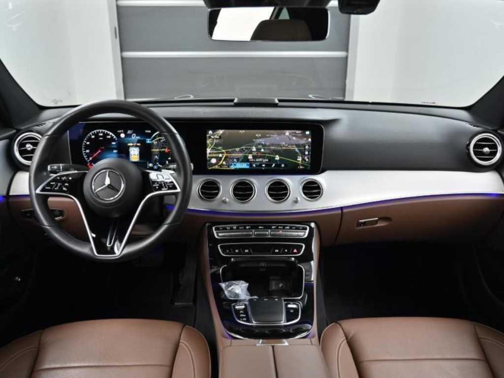 Mercedes Benz E class - Vista 7