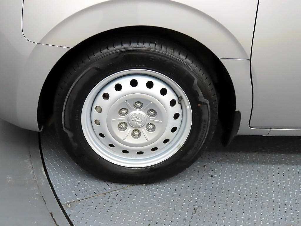 HYUNDAI Staria 2023 Plateado - Importación desde Corea - HF Imports Iquique - Foto 20