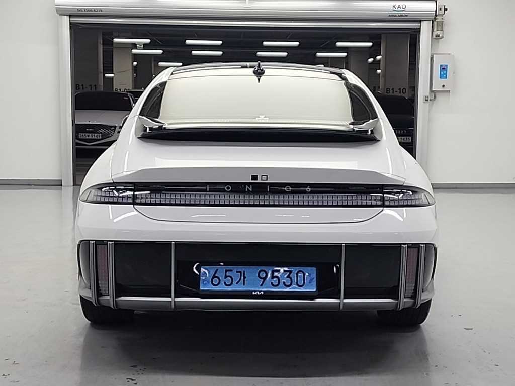 HYUNDAI Ioniq 6 - Vista 4