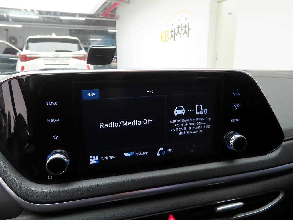 HYUNDAI Sonata - Vista 9