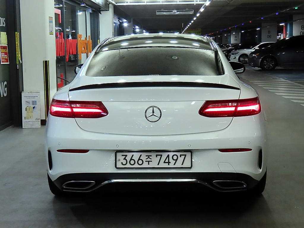 Mercedes Benz E class - Vista 5