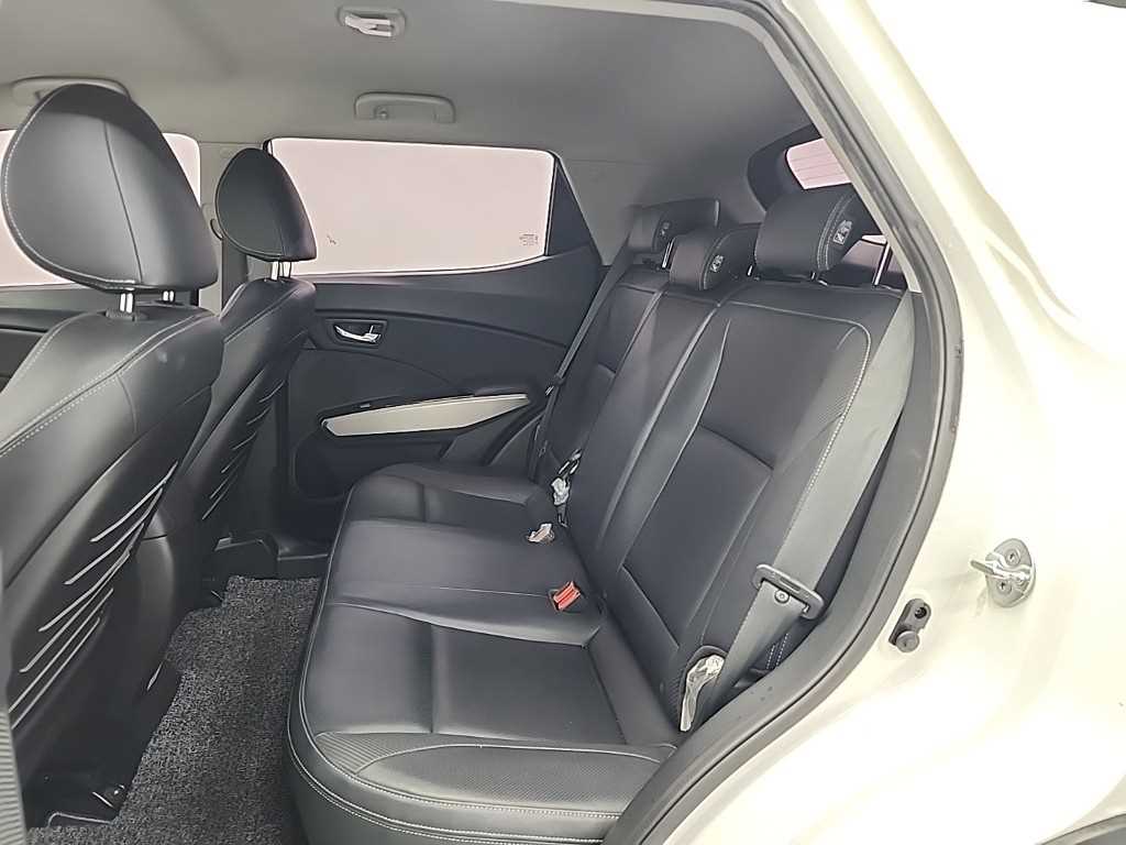 Ssangyong Tivoli - Vista 12