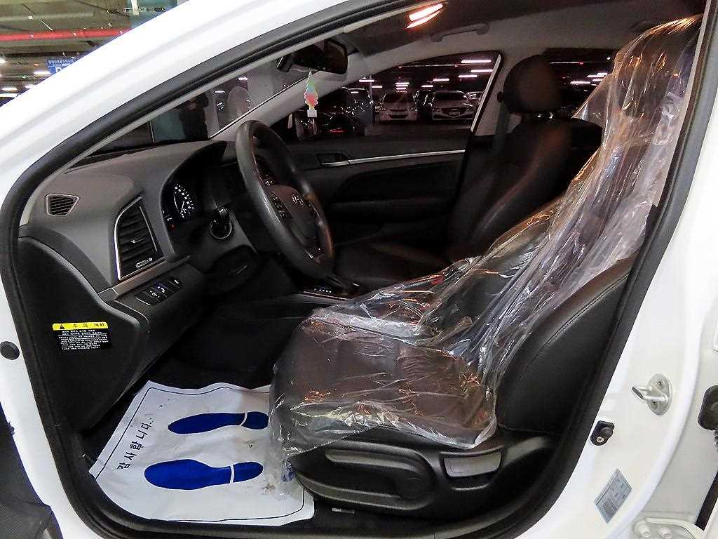 HYUNDAI Avante - Vista 6