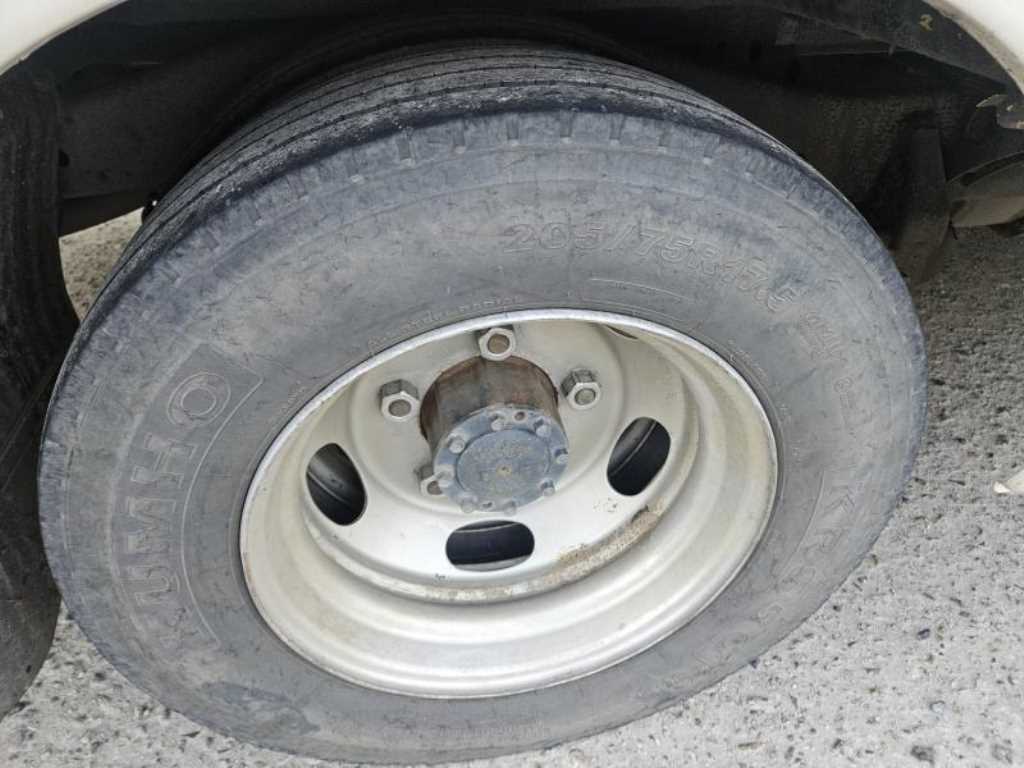 medium and large bus Hyundai bus - Vista 7