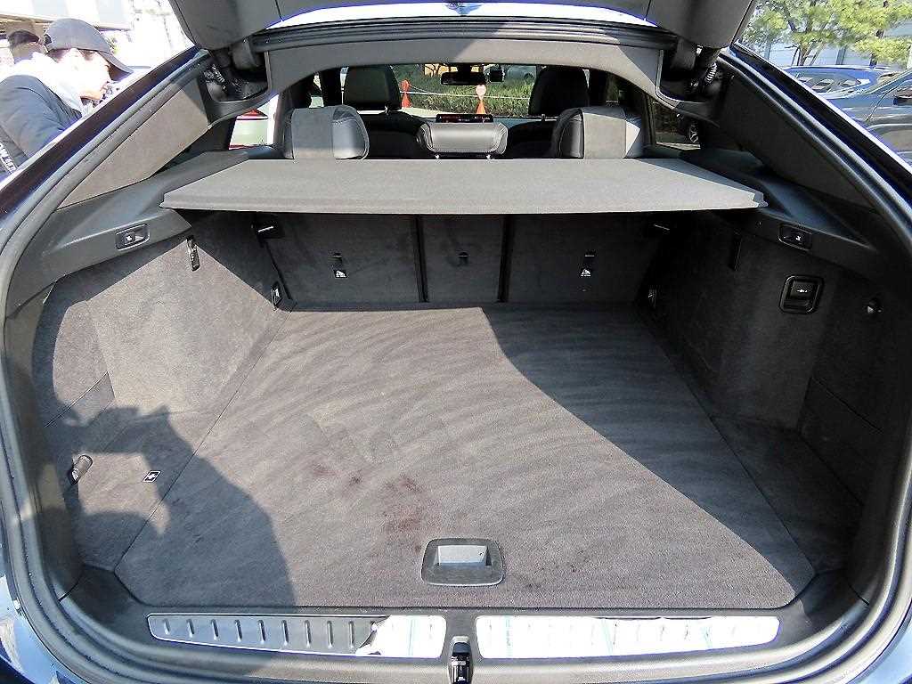 BMW Gran Turismo 2022 Negro - Importación desde Corea - HF Imports Iquique - Foto 17